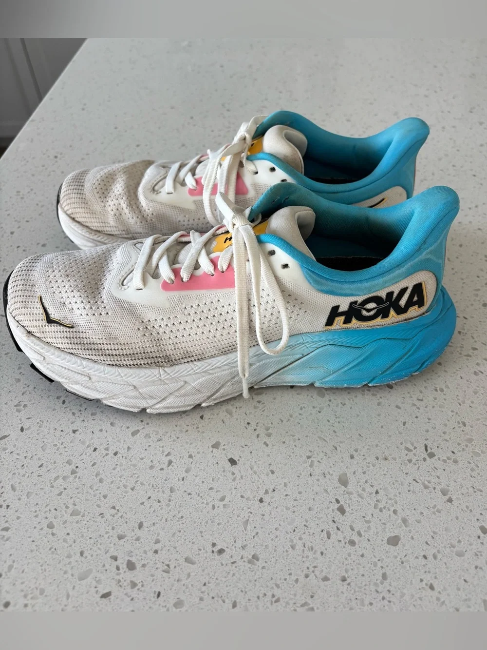 Hoka Arahi 7